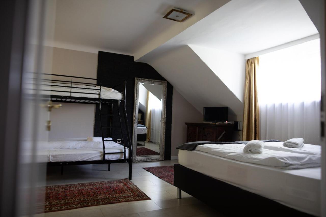 Elegant&Hu Hotel Wina Bagian luar foto
